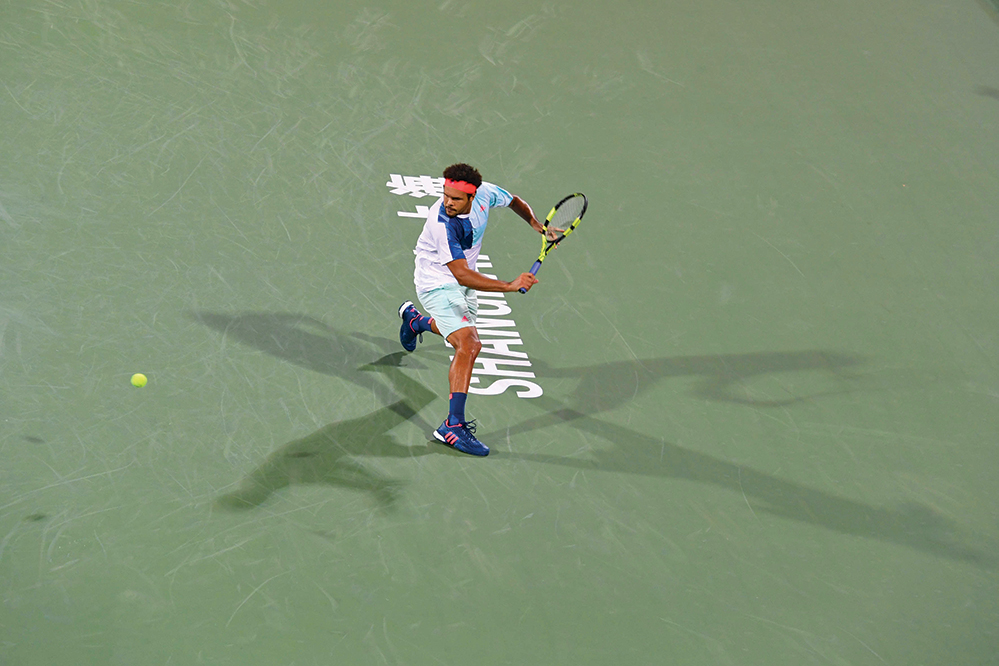 Jo-Wilfried Tsonga on court